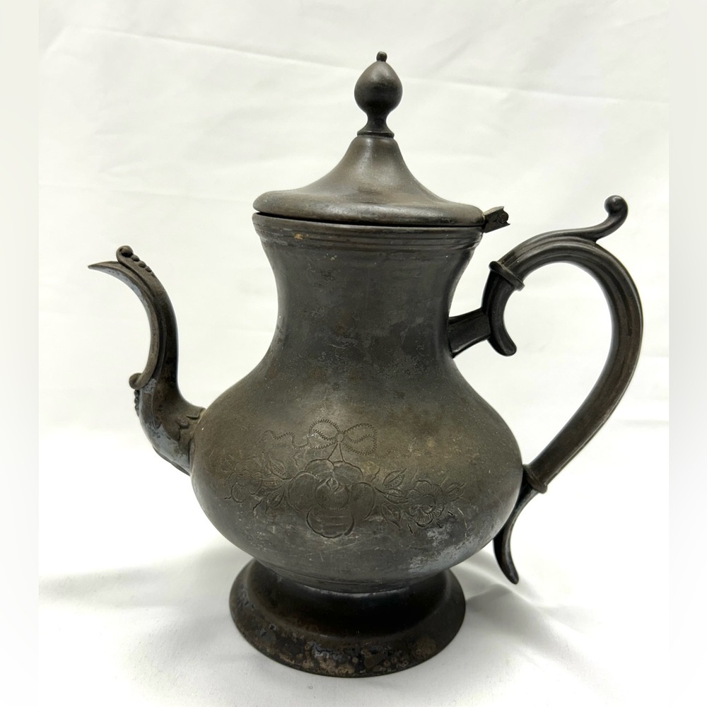 Elegant Silver Plate Teapot 9.5" Tall Royal Manufacturing Co. of Detroit Vintage